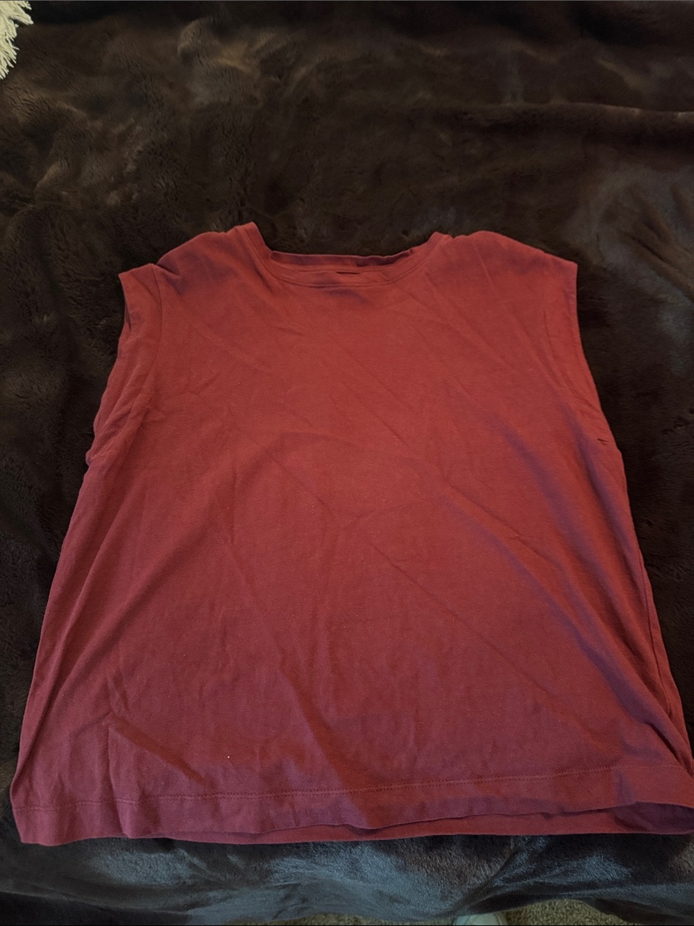 Classic Sleeveless Crewneck Tank in Burgundy